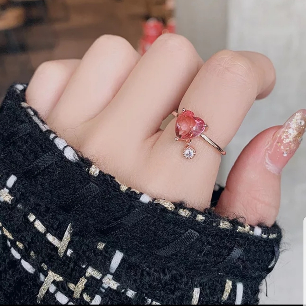 Brand New cute red heart minimalist womens ring